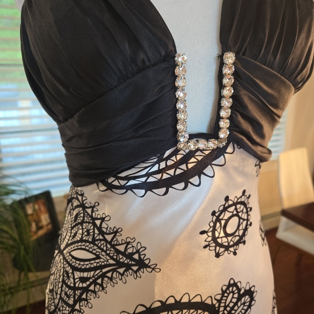 VTG Cache Y2K Embellished Plunge Halter Paisly Satin Maxi Gown Size 2 - Picture 4 of 11